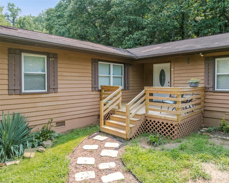 2100 Pisgah Hw, Candler, NC 28715