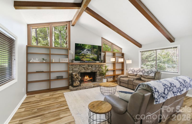 3020 Chestnut Tree Rd, Hendersonville, NC 28792