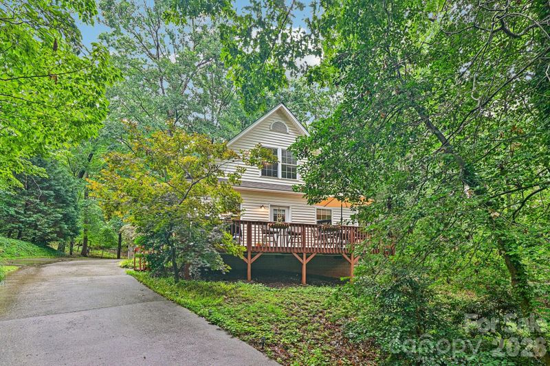 8658 Dog Leg Rd #16/B, Sherrills Ford, NC 28673