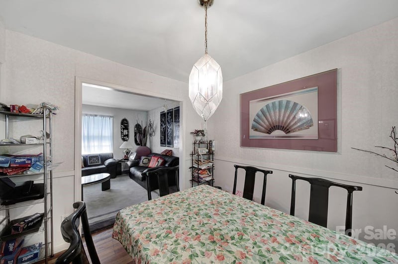 6010 Red Carriage Ln, Charlotte, NC 28212