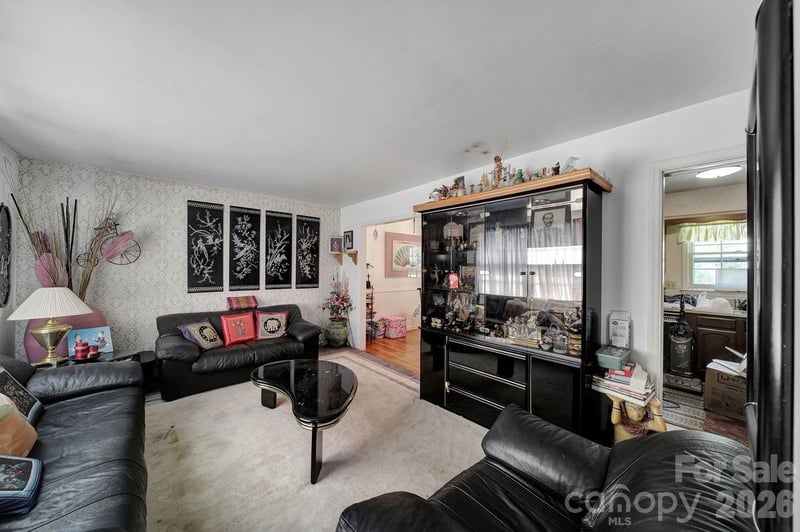 6010 Red Carriage Ln, Charlotte, NC 28212