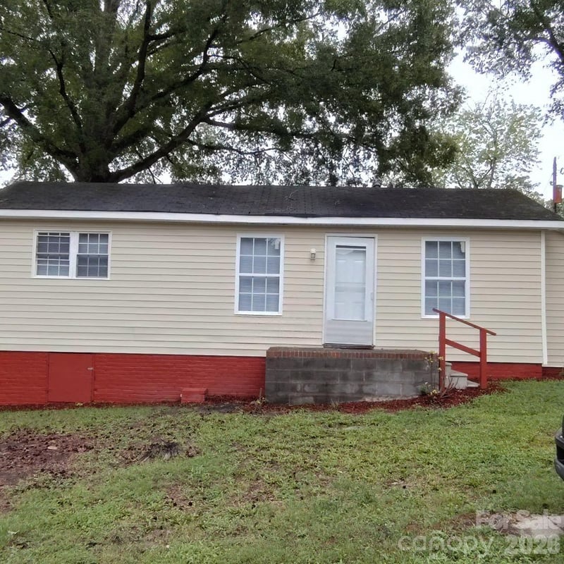 1205 Brookdale St, Kannapolis, NC 28083