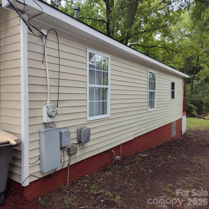 1205 Brookdale St, Kannapolis, NC 28083
