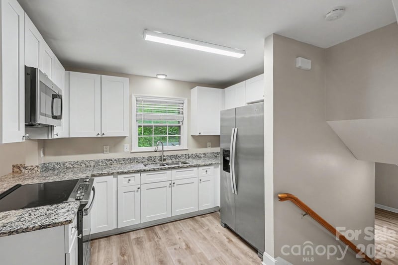 6601 Lynfield Dr, Charlotte, NC 28212