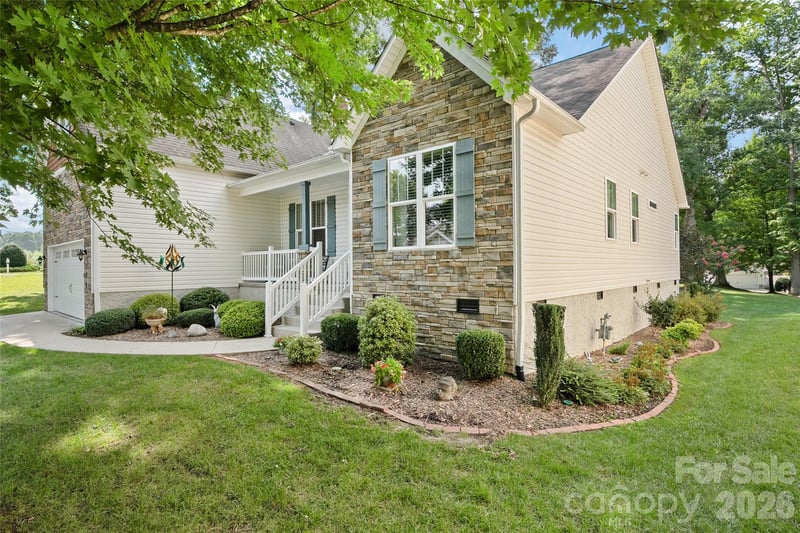 64 Eagle Pointe Way, Flat Rock, NC 28731