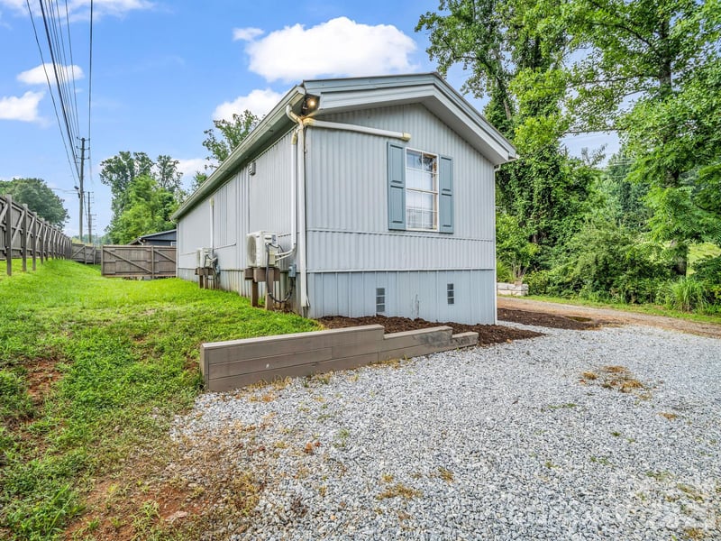 144 Clayton Rd, Arden, NC 28704