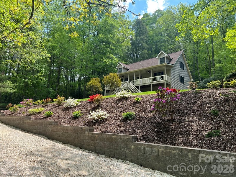 103 Audia Way Dr, Zirconia, NC 28790