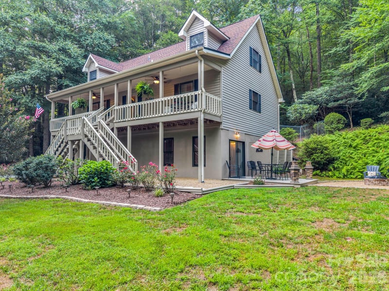 103 Audia Way Dr, Zirconia, NC 28790