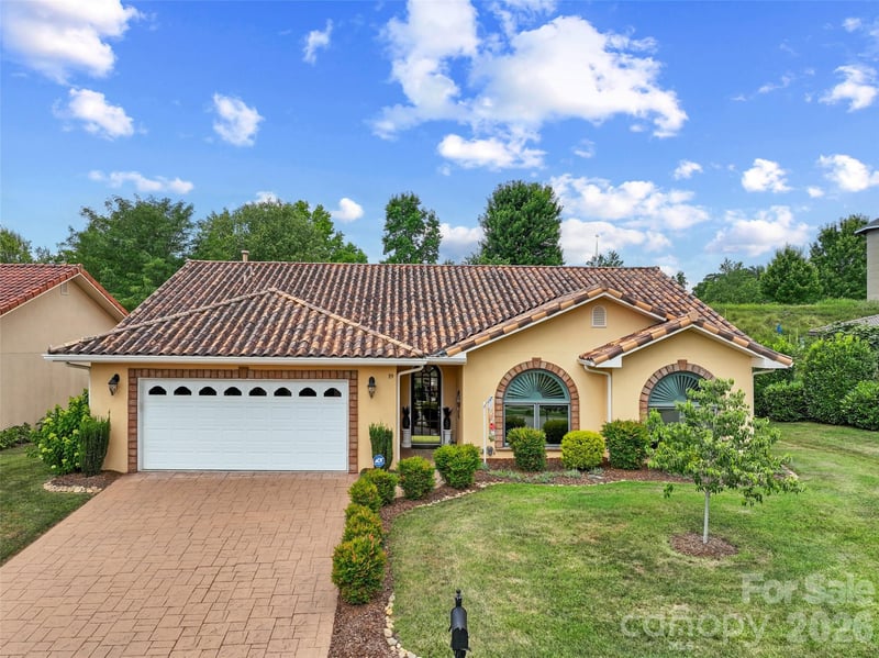 19 Pacifico Dr, Asheville, NC 28806