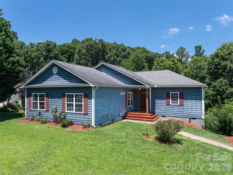 10 Ashe Rd, Candler, NC 28715