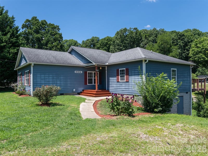 10 Ashe Rd, Candler, NC 28715