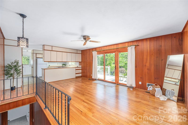 38 Forest View Dr, Asheville, NC 28804
