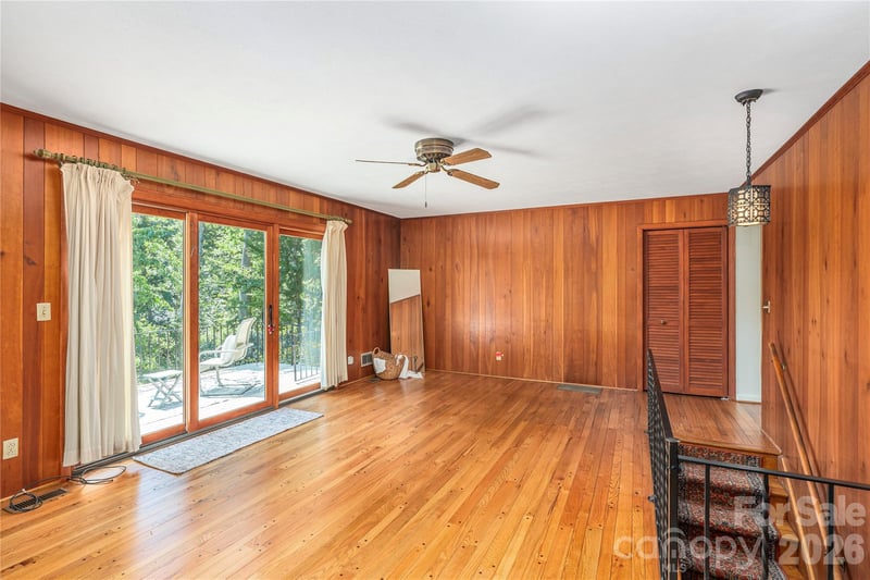 38 Forest View Dr, Asheville, NC 28804