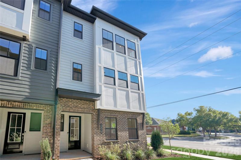 14018 Meera Ln, Charlotte, NC 28277