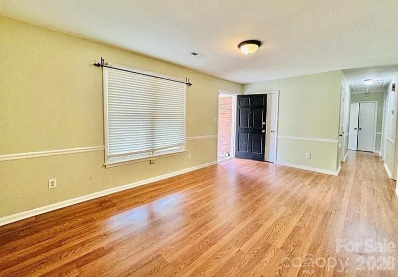 4824 Farm Pond Ln, Charlotte, NC 28212