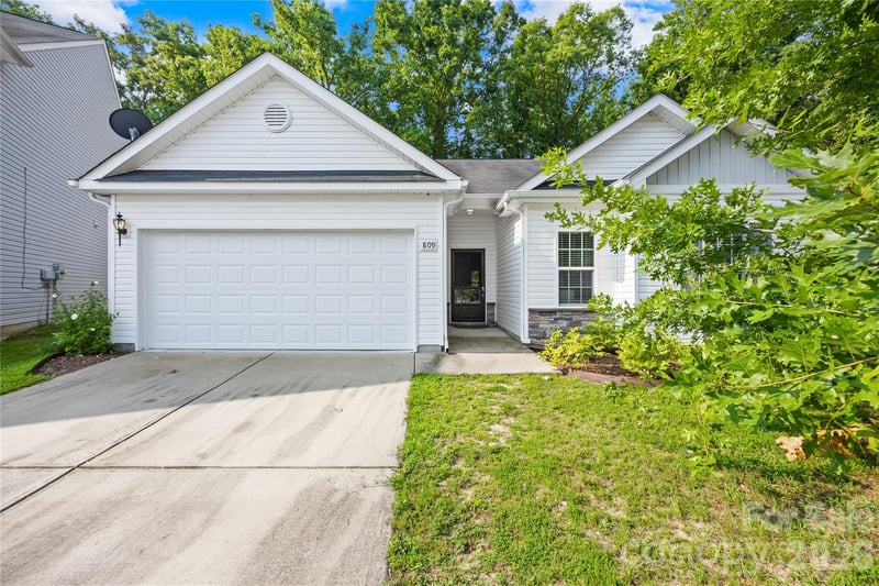 809 Gunnar Dr, Gastonia, NC 28054