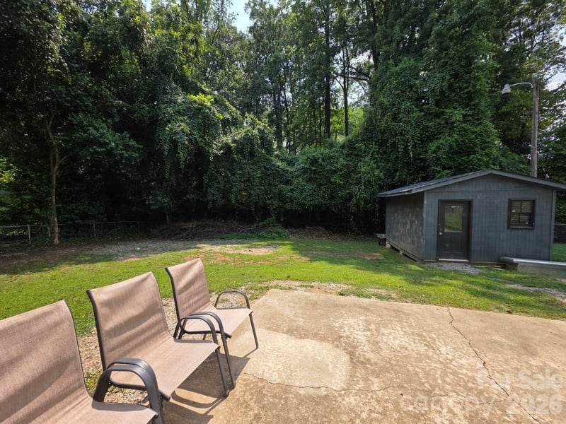 1501 Vancouver Dr, Charlotte, NC 28213
