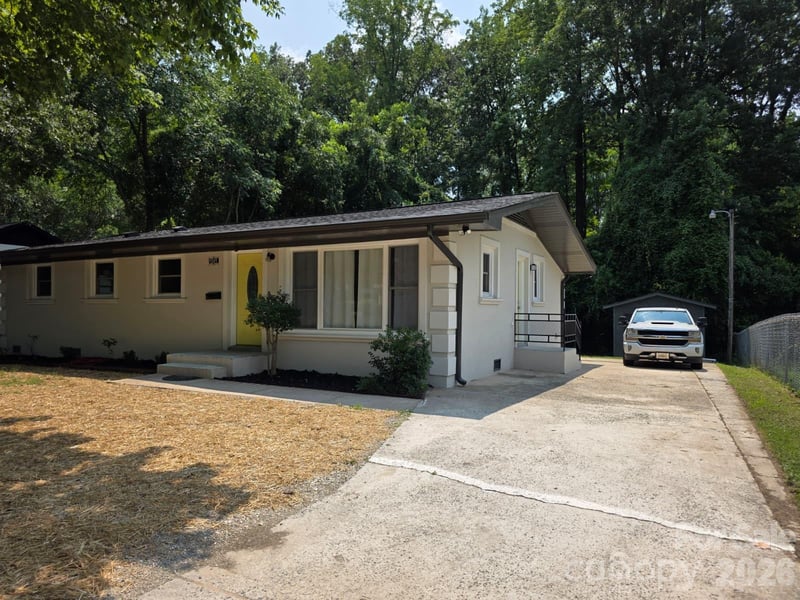 1501 Vancouver Dr, Charlotte, NC 28213