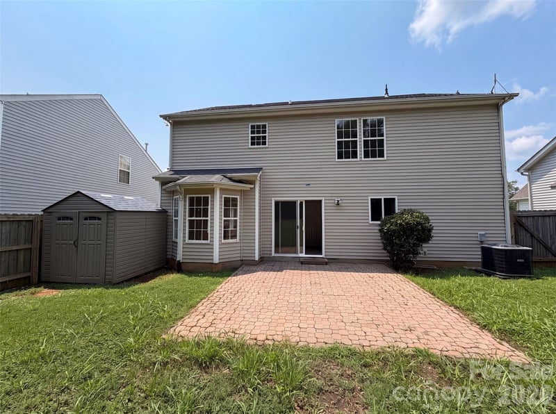5714 Waverly Lynn Ln, Charlotte, NC 28269