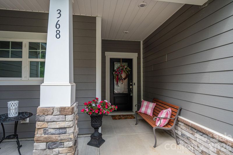 368 Picasso Trl, Mount Holly, NC 28120