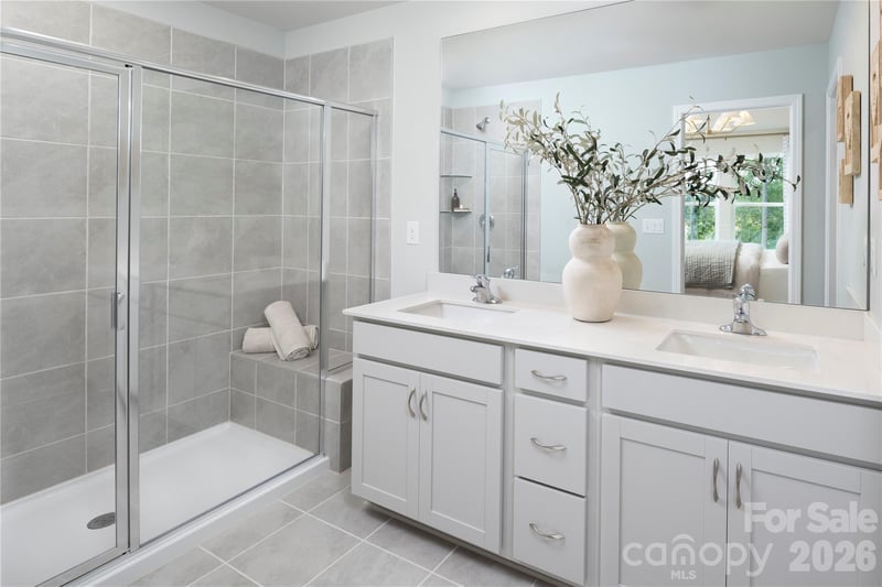 1323 Vibrant Rd, Charlotte, NC 28215