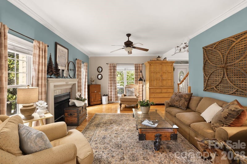 254 Kanuga Forest Dr, Hendersonville, NC 28739