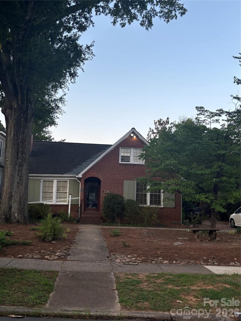 228 Cottage Pl, Charlotte, NC 28207