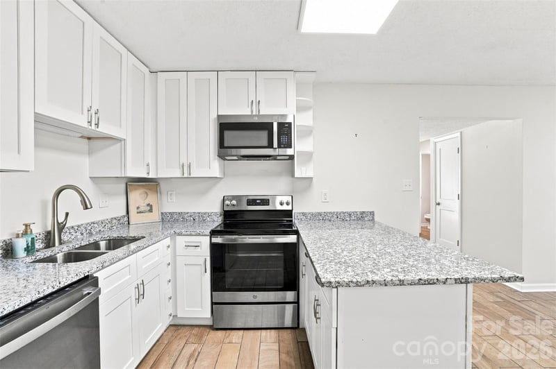 7403 Mystic Ln, Charlotte, NC 28227