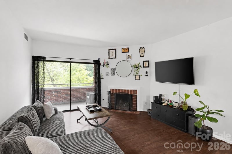 224 N Poplar St #22, Charlotte, NC 28202