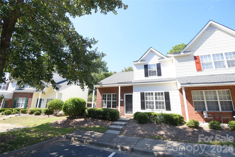 1814 Birch Heights Ct, Charlotte, NC 28213