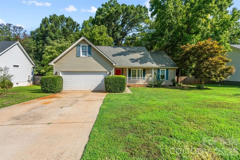 823 Thistledown Dr, Rock Hill, SC 29730