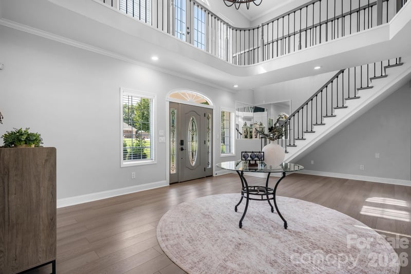 1360 Sweet Briar Ln, Hickory, NC 28602
