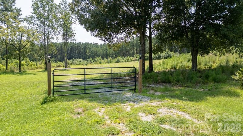 000 Hill Rd, Lincolnton, NC 28092