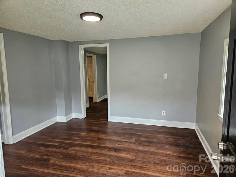3010 Capitol Dr, Charlotte, NC 28208
