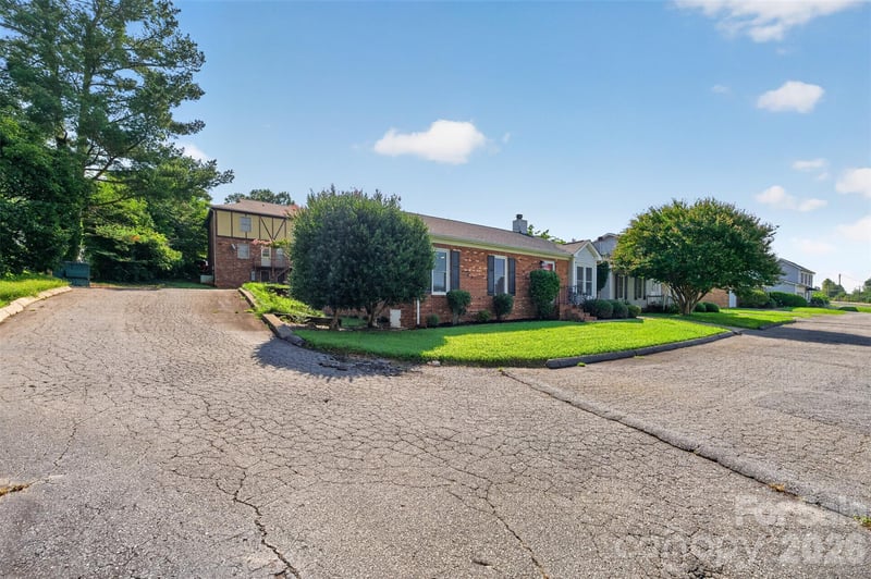 1326 Old Lenoir Rd NW, Hickory, NC 28601
