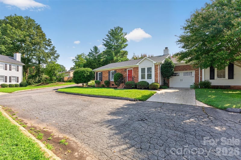 1326 Old Lenoir Rd NW, Hickory, NC 28601