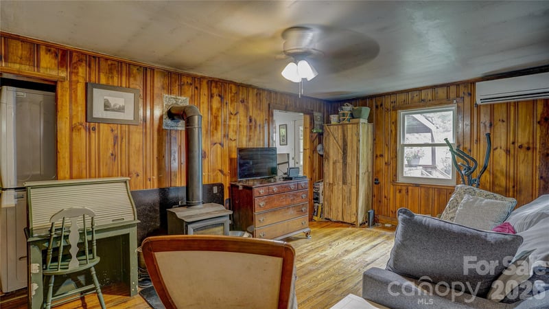 1213 Roaring Fork Rd, Mars Hill, NC 28754