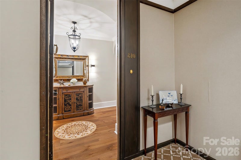 810 Cherokee Rd, Charlotte, NC 28207
