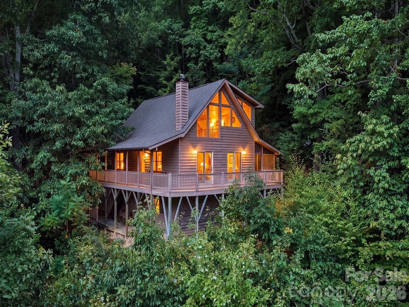 808 Nottingham Rd, Maggie Valley, NC 28751