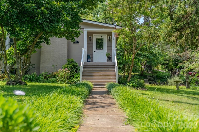 261 Forest Hill Dr, Asheville, NC 28803