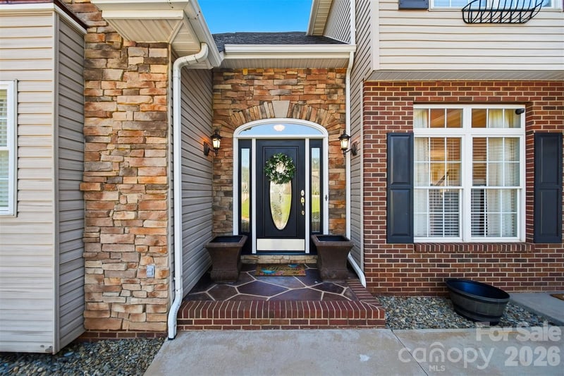 4510 18th Street Ln NE, Hickory, NC 28601