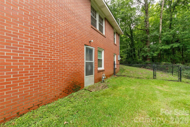 938 Forest Dr, Lancaster, SC 29720