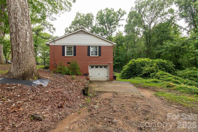 938 Forest Dr, Lancaster, SC 29720