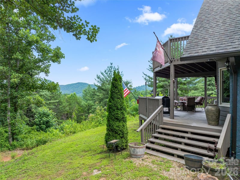 152 Worley Cove Rd, Leicester, NC 28748