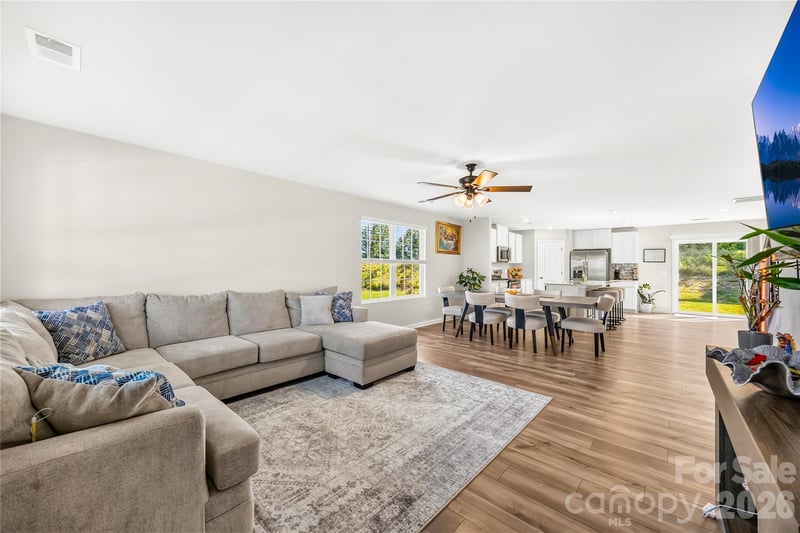527 Millstone Dr, Edgemoor, SC 29712