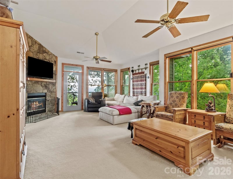10 Stoney Falls Loop #304, Burnsville, NC 28714