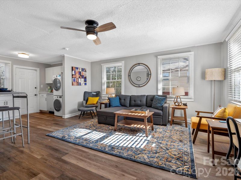 1136 Mona Dr, Charlotte, NC 28206