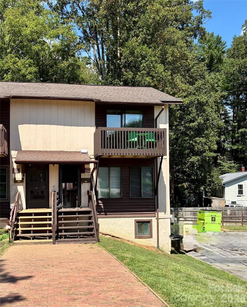 63 Shepard Sq #206, Brevard, NC 28712
