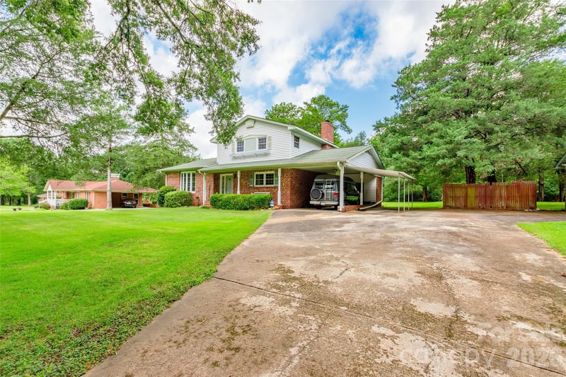 752 Cedar Ln, Chester, SC 29706