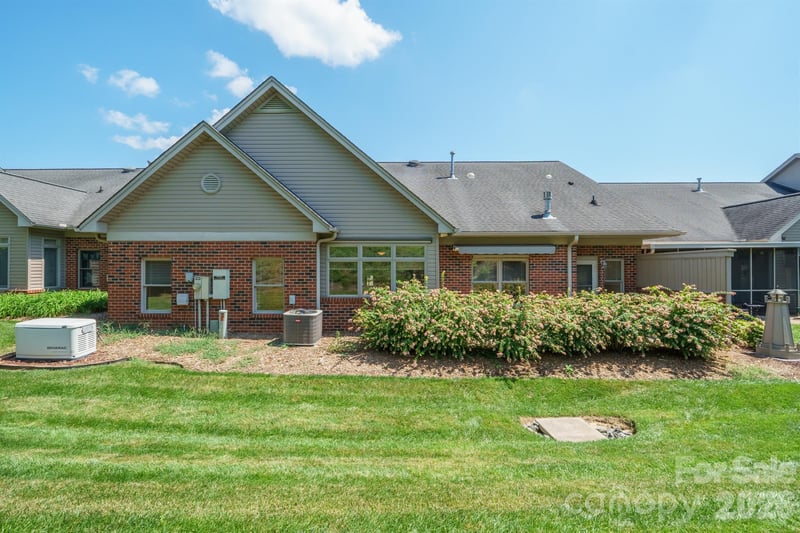 509 26th Ave NE #D, Hickory, NC 28601